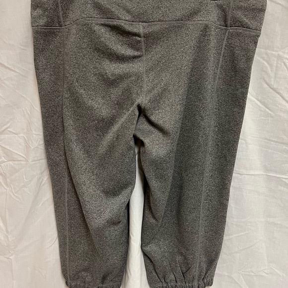 The North Face Grey Cropped Jogger Sweats for Women Sz XXL NWT - Picture 2 of 7